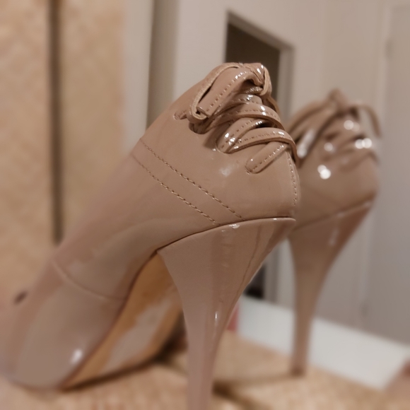 Taupe high gloss heels ✨️ lace up look with bows 🎀 - Picture 7 of 7